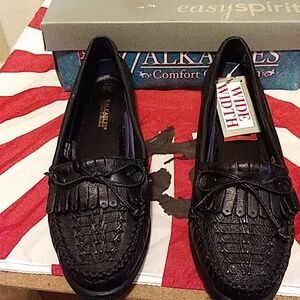 Walkables shoes size 10